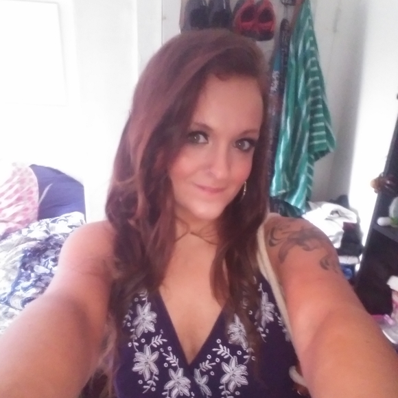 Meet your Posher, Cassy - Picture 2 of 3